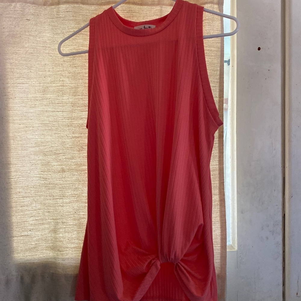 Nine Britton size M tank